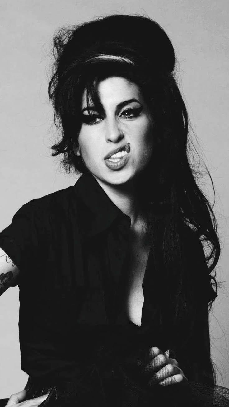 15 anos sem Amy Winehouse: veja músicas da diva mais tocadas no Brasil