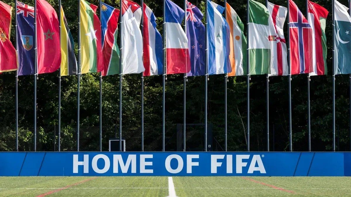 Copa à venda? Entenda o movimento da Fifa que deixou a Uefa furiosa