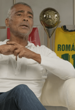 Romário diz que rasgaria contrato de Ancelotti: “Não tem como continuar”
