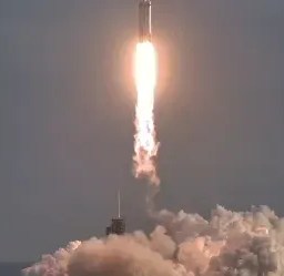Nasa lança telescópio do tamanho de um ônibus para nova missão; veja