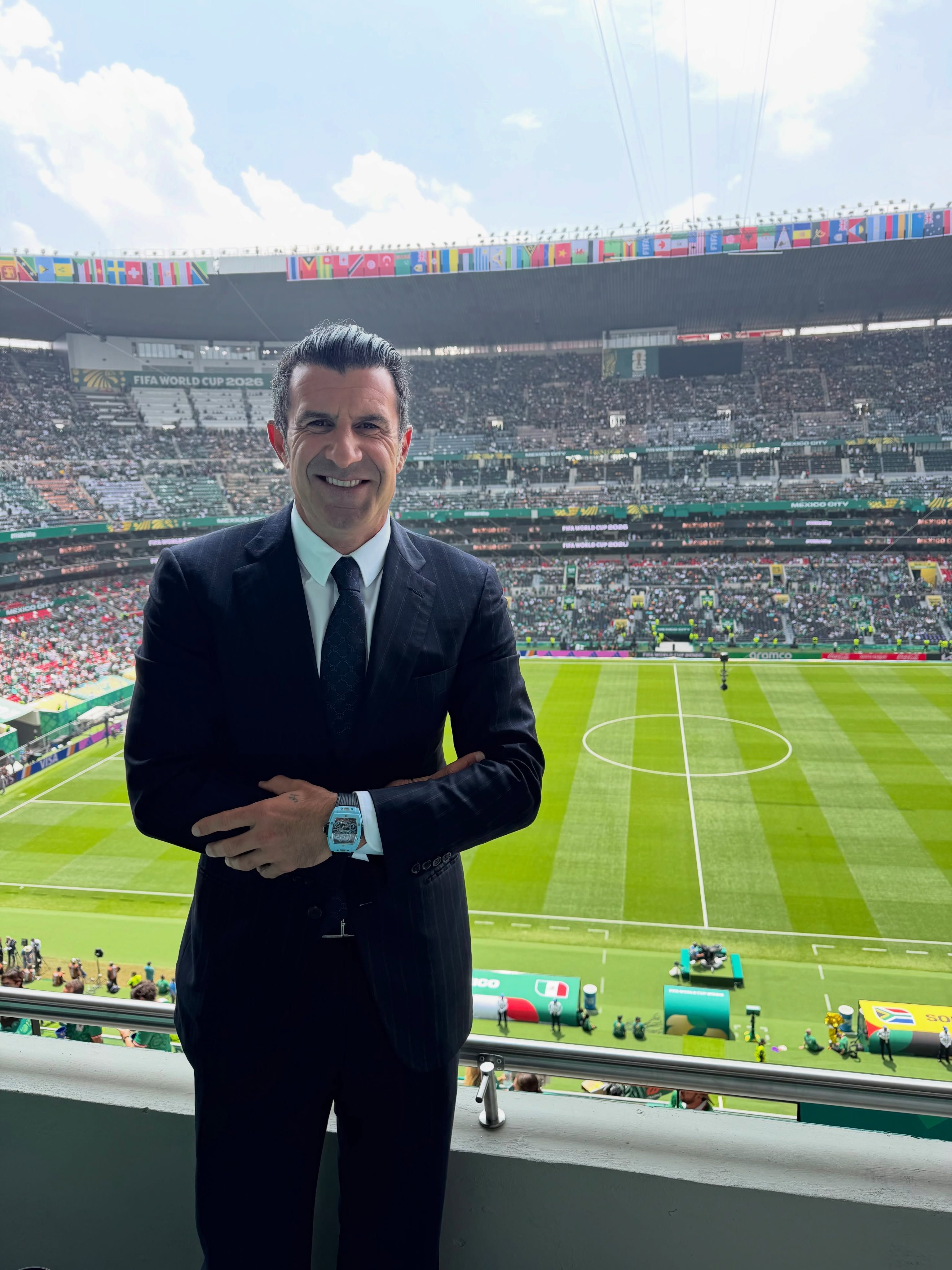 Ídolo do Real Madrid, Luis Figo pede a saída de Infantino da Fifa
