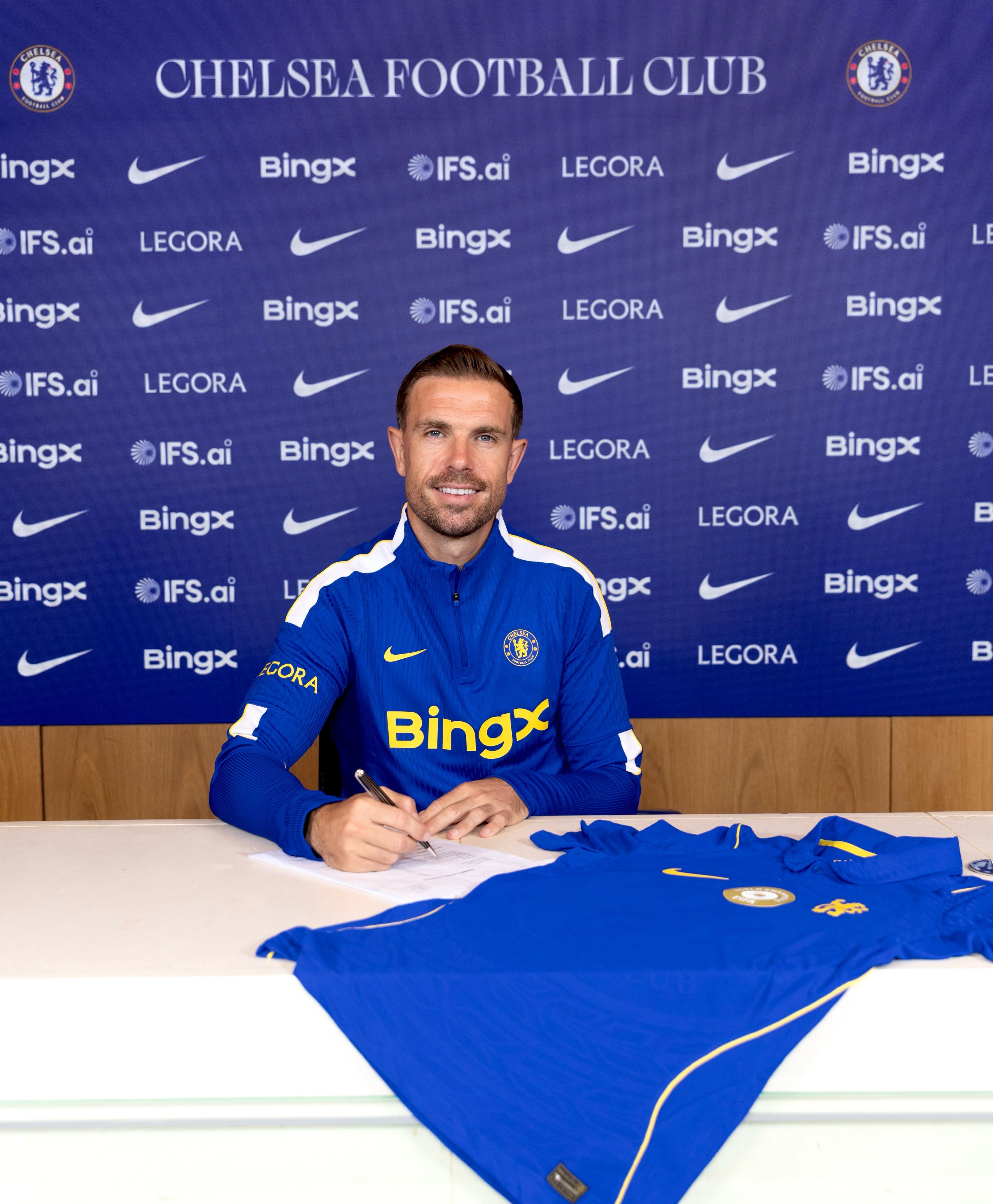 Chelsea anuncia Jordan Henderson, ex-capitão do Liverpool