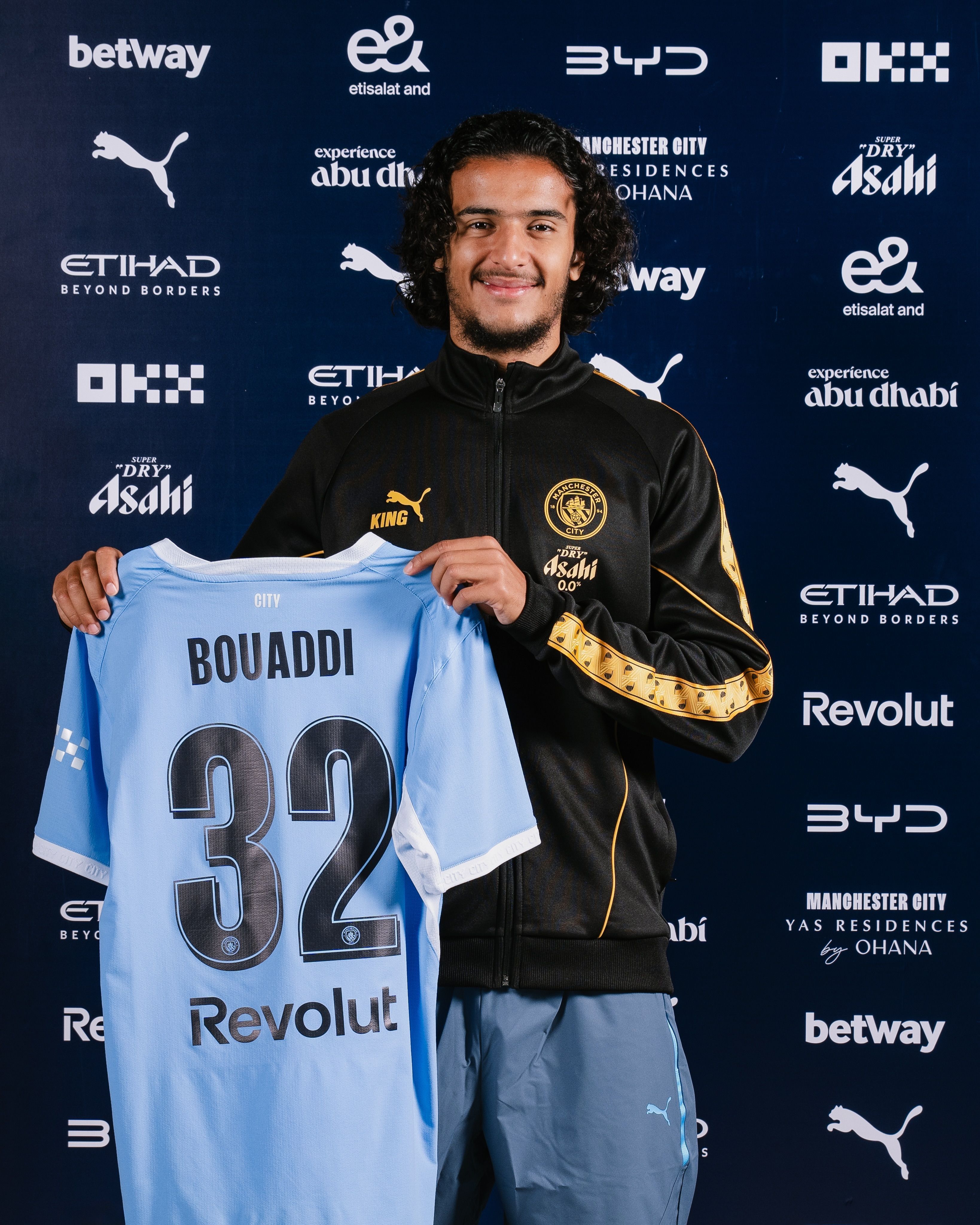 Manchester City anuncia o meia Bouaddi, destaque de Marrocos na Copa
