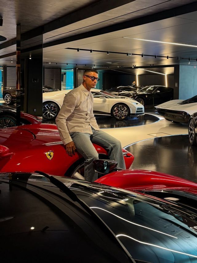 Cristiano Ronaldo ostenta coleção de carros avaliada em R$ 150 milhões