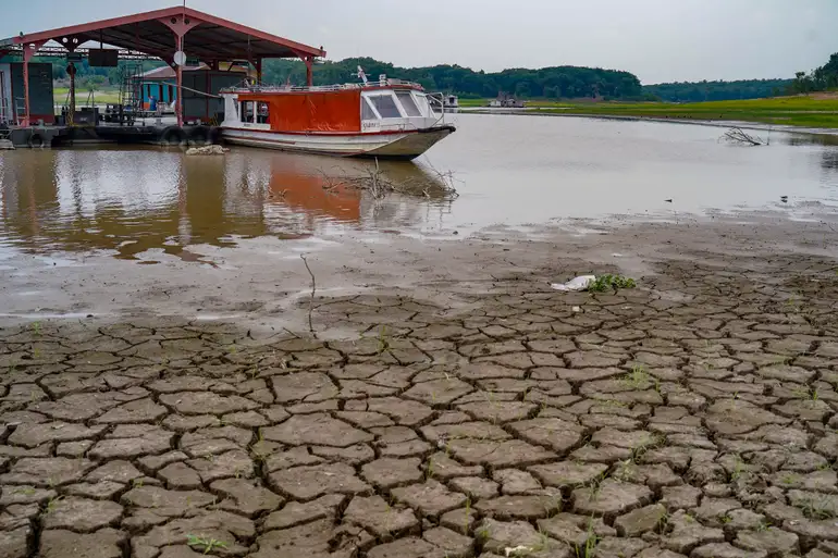 Oceanos batem recorde histórico de temperatura e Super El-Niño deve elevar níveis a 'nunca vistos', alerta Copernicus | CNN Brasil