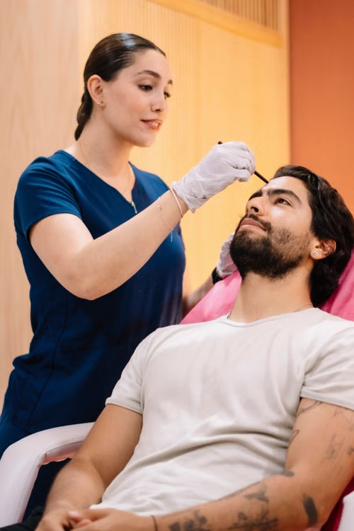 Estética masculina: entenda por que a procura entre homens disparou 116%