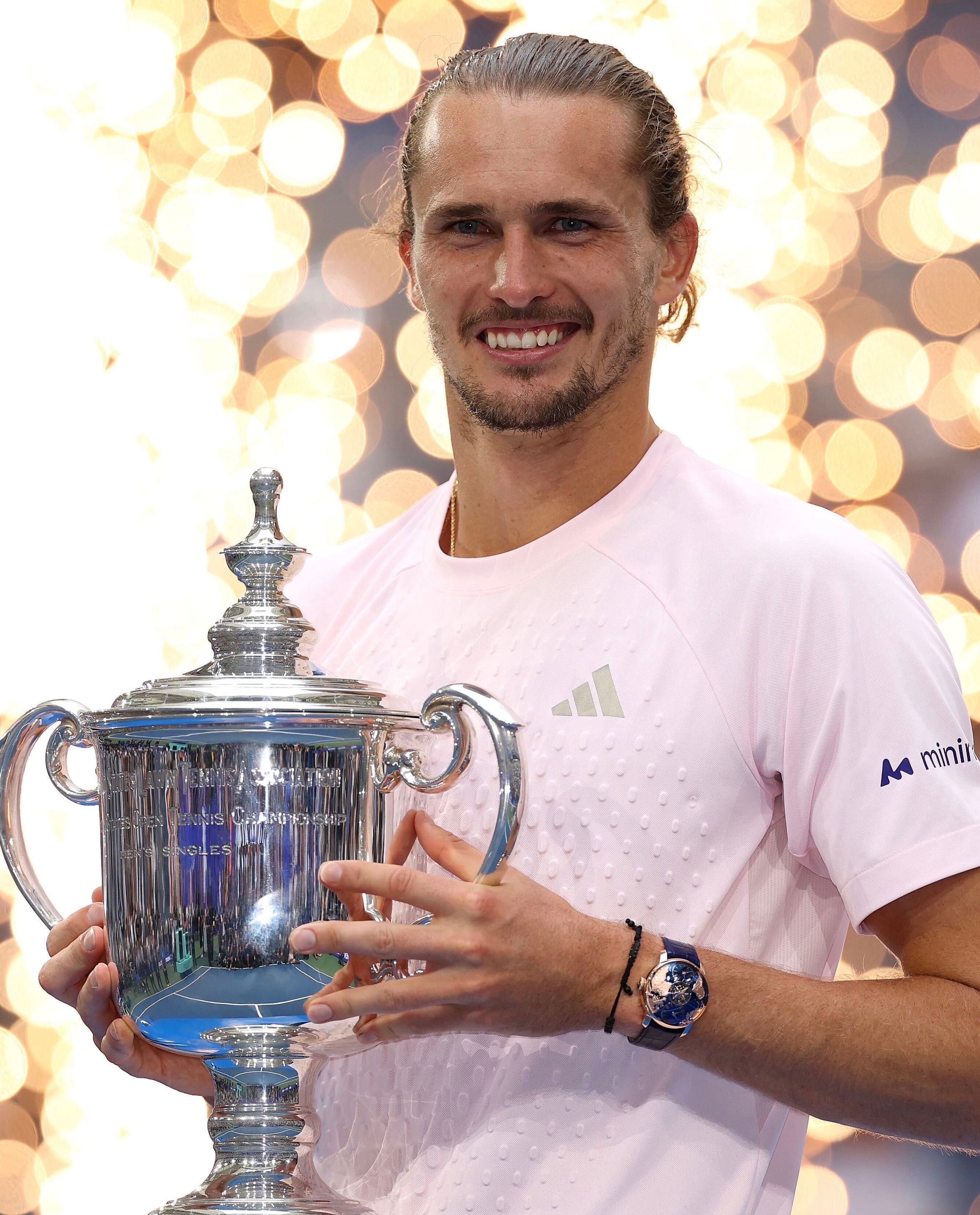 Zverev é letal, “segura” torcida de Shelton e conquista o US Open