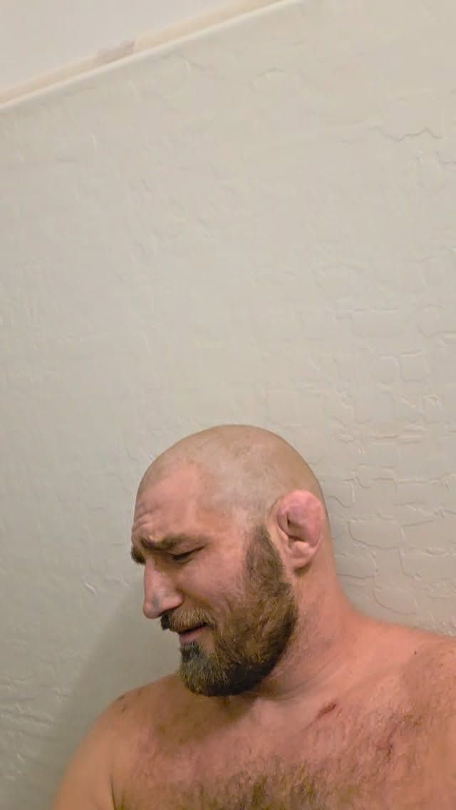 “Sou um idiota”, diz campeão do UFC após sobreviver a grave acidente