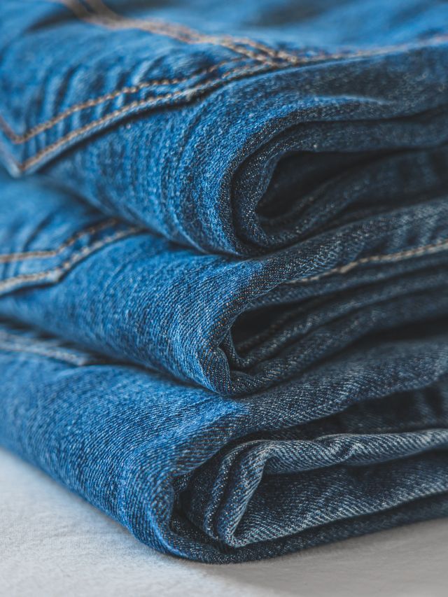 De barrel a reta: como usar as modelagens de jeans na primavera