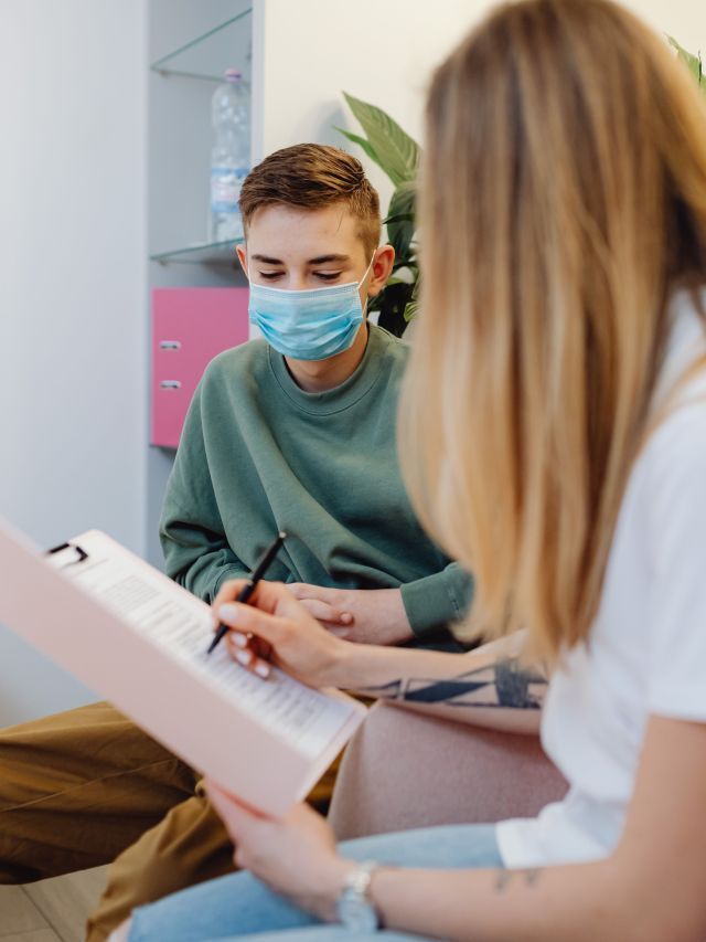 Seu filho parou de ir ao médico? Adolescência também exige cuidado