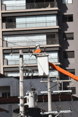 Prefeitura de São Paulo multa Enel em R$ 11,4 milhões por apagões em 2025
